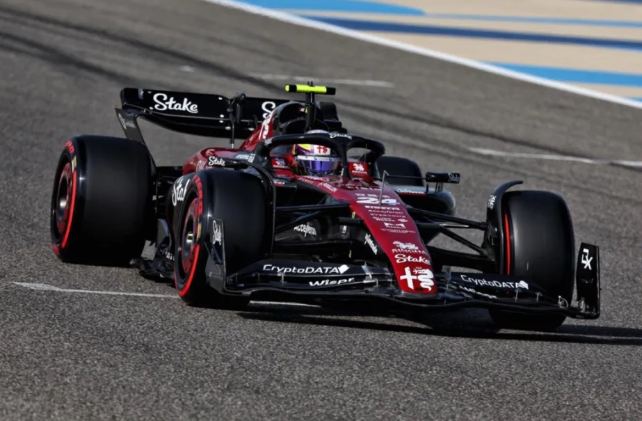 F1中国大奖赛正在进行!周冠宇:今年若有机会 想参加下NBA的集训
